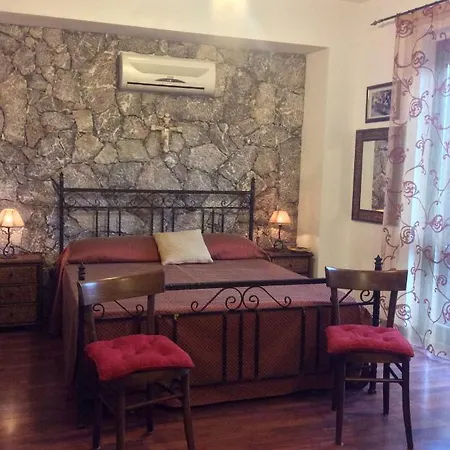 Domus Candida Nocleg ze śniadaniem 4*