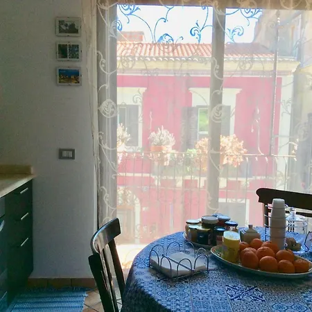Domus Candida Nocleg ze śniadaniem 4*